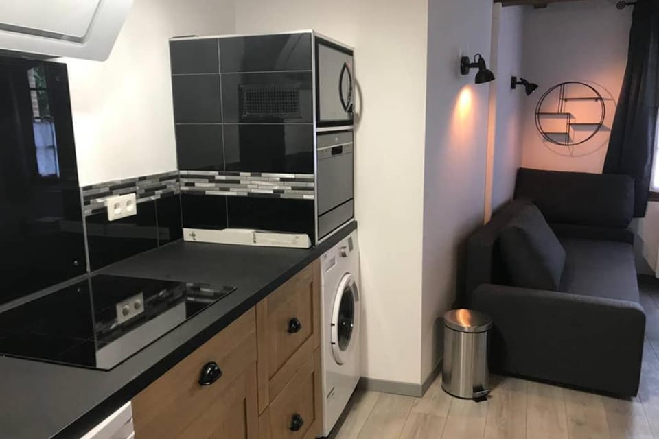 Studio de la Tour des rondes - tout confort plein-centre Apartment in Occitanie