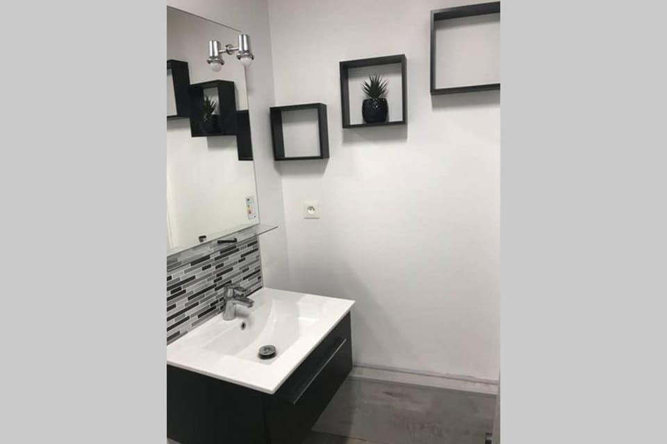 Studio de la Tour des rondes - tout confort plein-centre Apartment in Occitanie