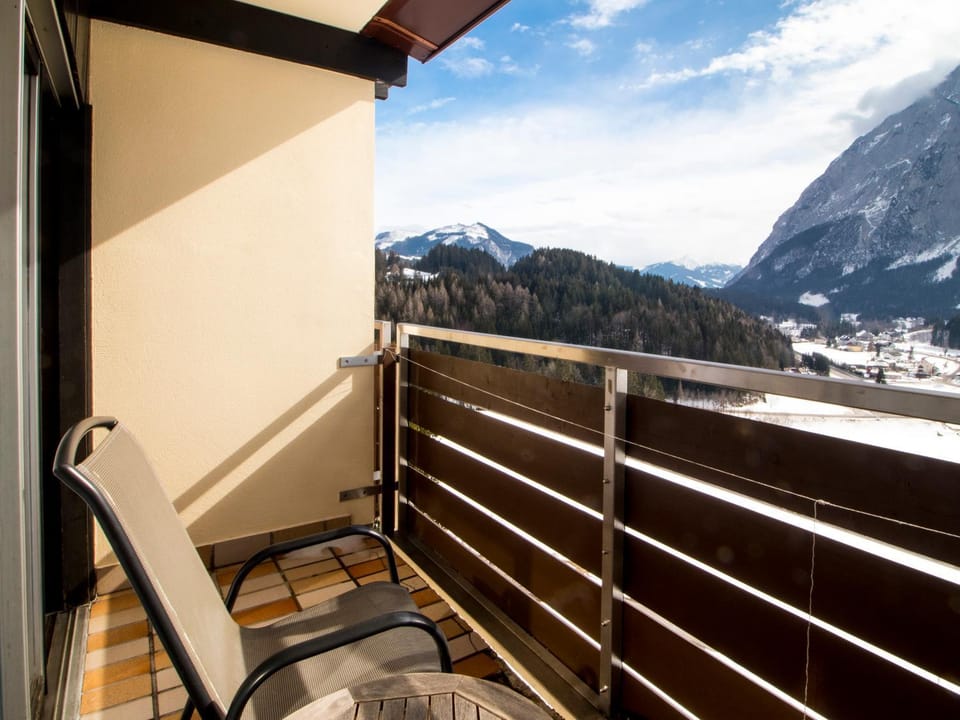 Balcony/Terrace, Mountain view
