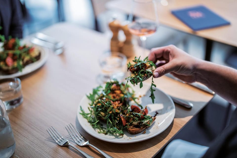 Restaurant/places to eat, Lounge or bar, Food and drinks, Meals, Breakfast, Lunch