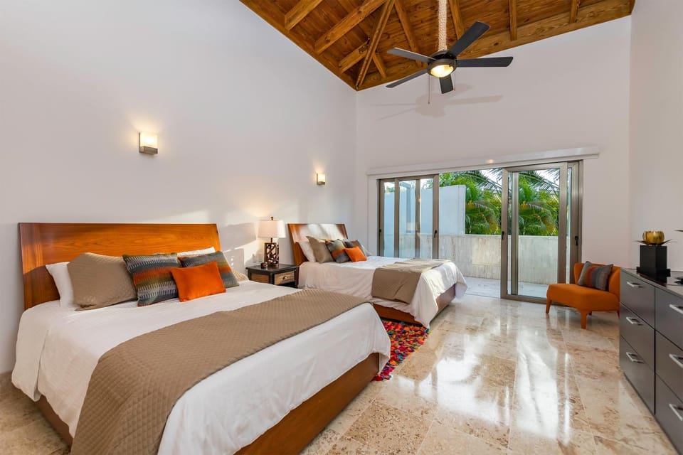 Bed, Photo of the whole room, Bedroom, Garden view, fireplace