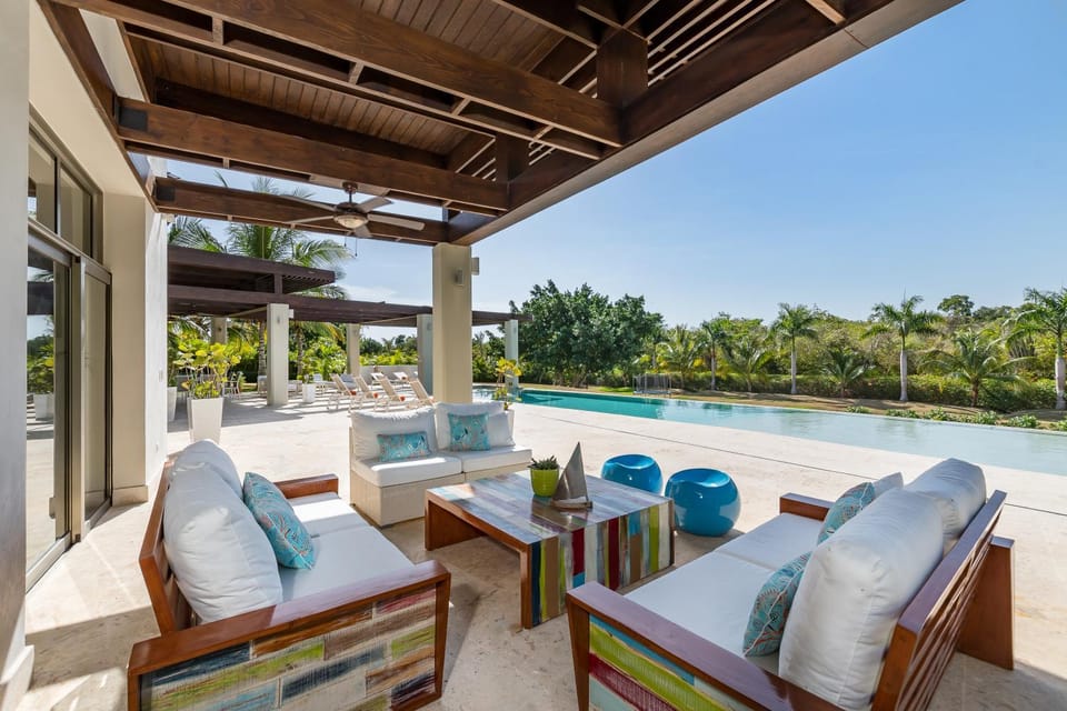 Patio, Balcony/Terrace, Living room, Seating area, Garden view, Pool view, sunbed
