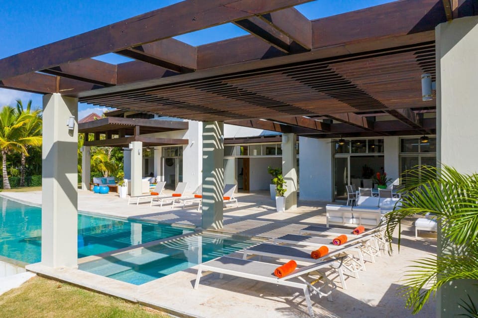 Patio, Garden, Pool view, Swimming pool, sunbed