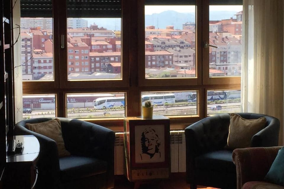 APARTAMENTO 1ºLINEA PLAYA PONIENTE Apartment in Gijón