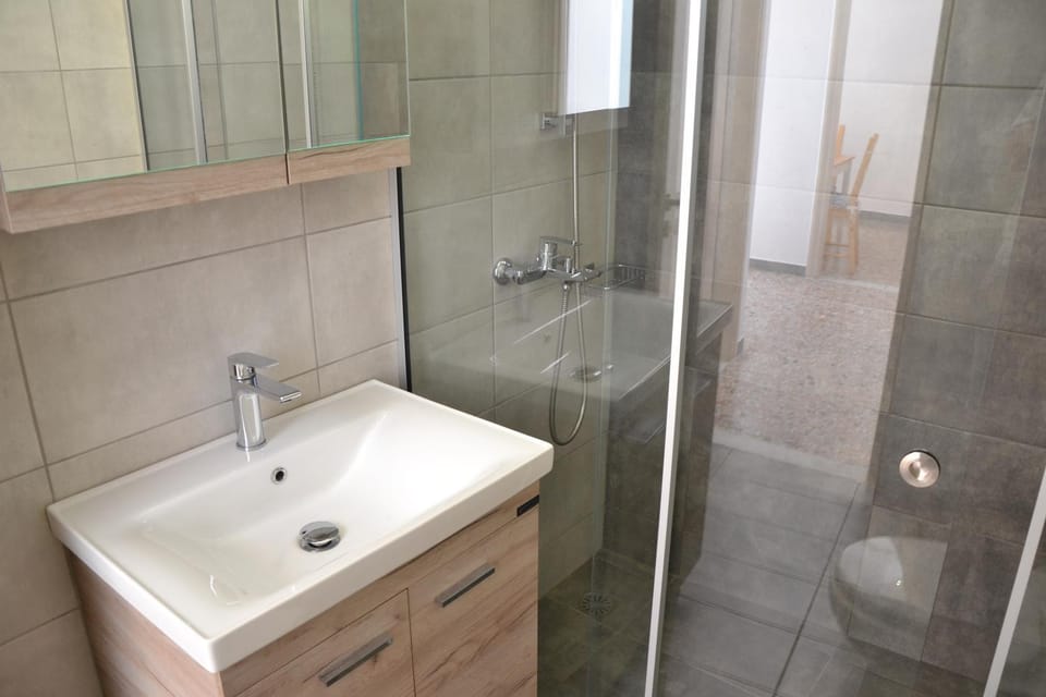 Alexander Rooms Apartment in Crete