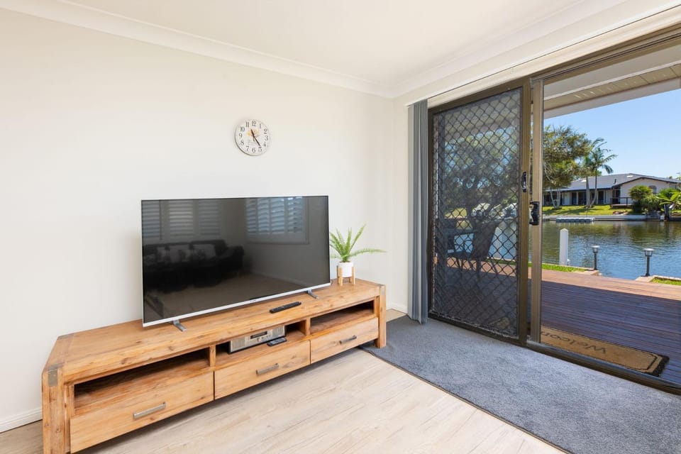 TV and multimedia, View (from property/room), Balcony/Terrace