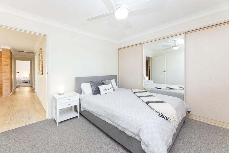 Bed, Bedroom, towels, wardrobe