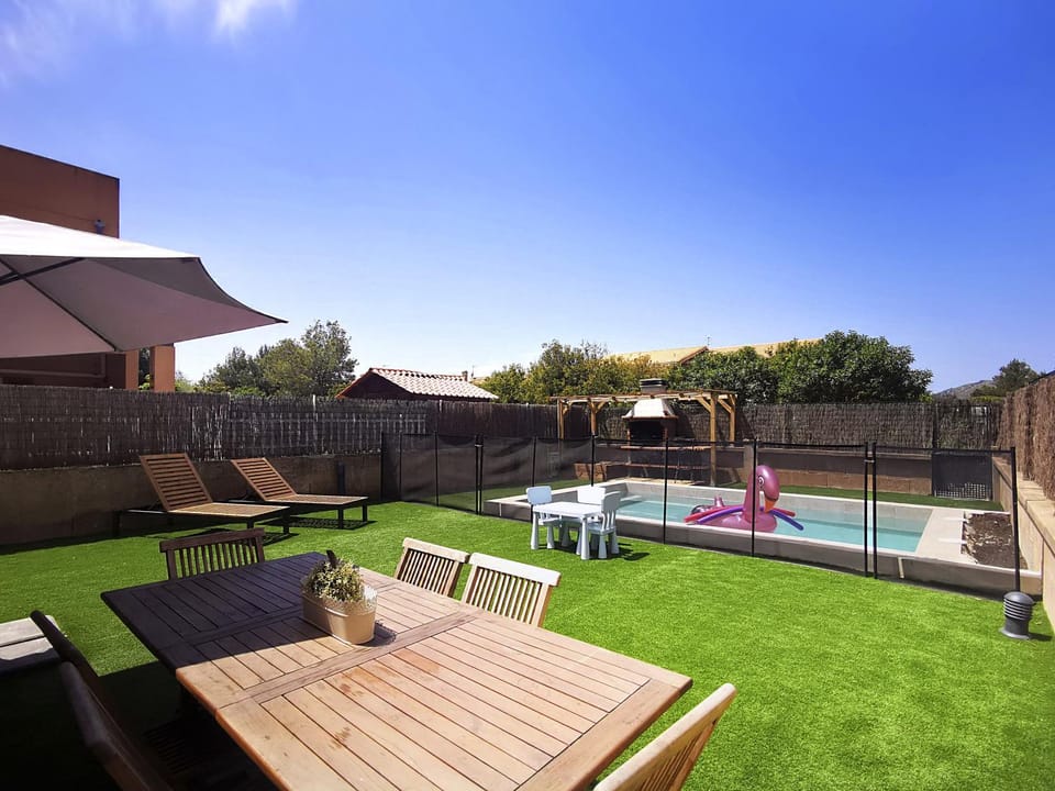 BBQ facilities, Garden, Swimming pool