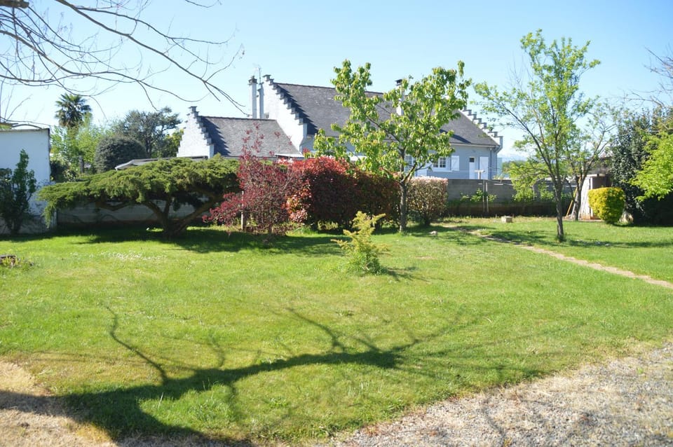 VILLA AUX PIEDS DES PYRENEES House in Occitanie