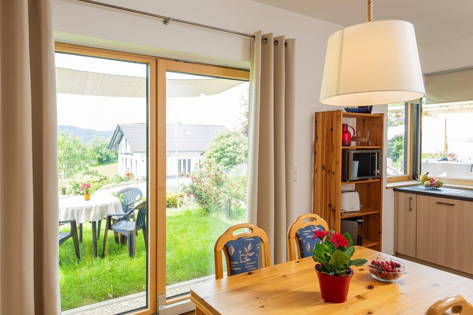 Garden, Kitchen or kitchenette, Dining area