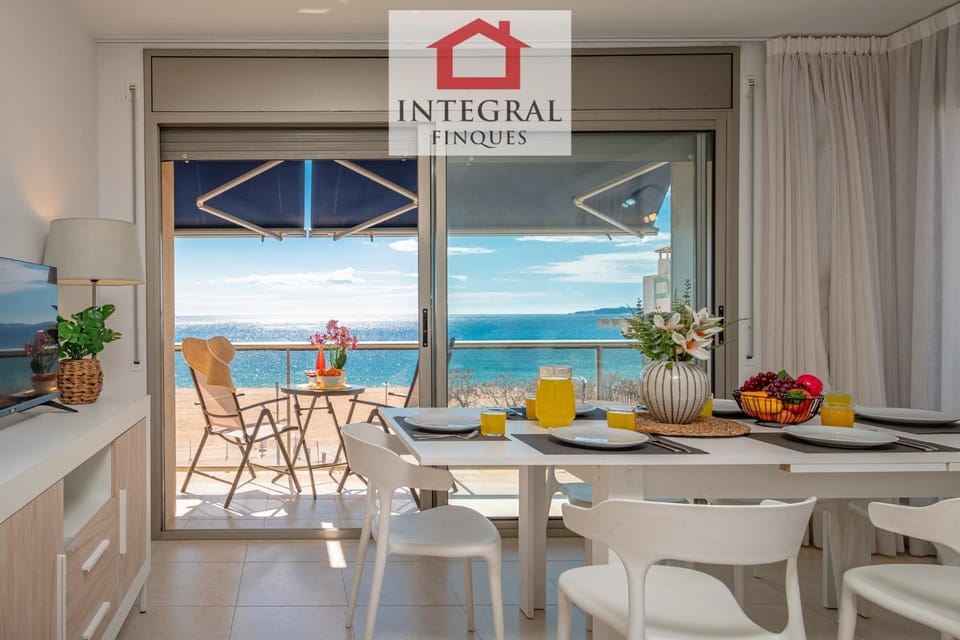 TV and multimedia, Living room, Sea view, furniture