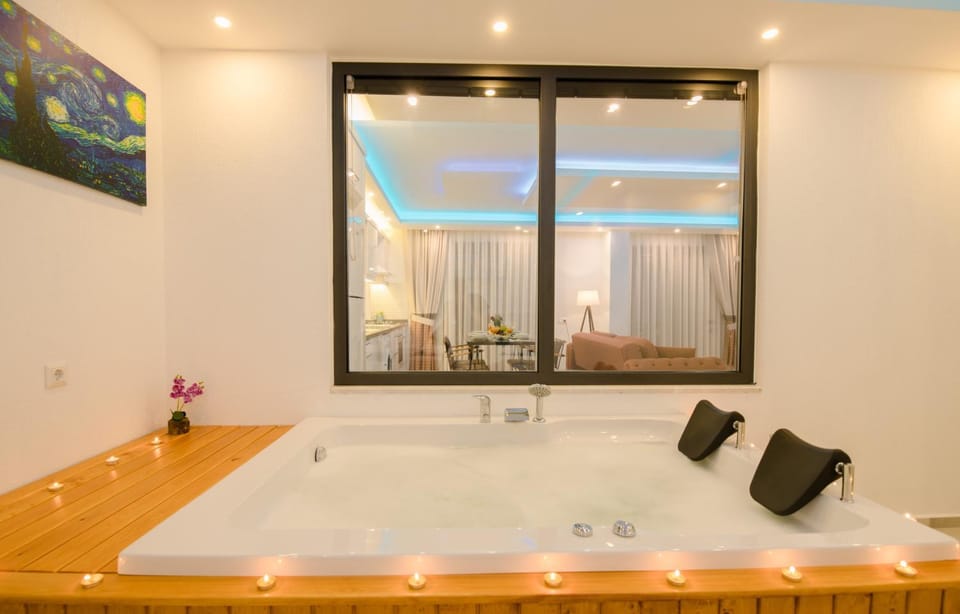Hot Tub, Hot Tub