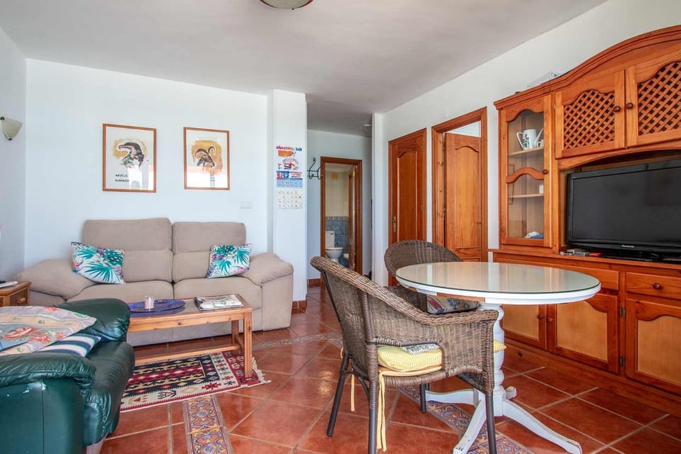 Apartamento en Edificio Torresol, 1ª linea de playa en Nerja Apartment in Nerja