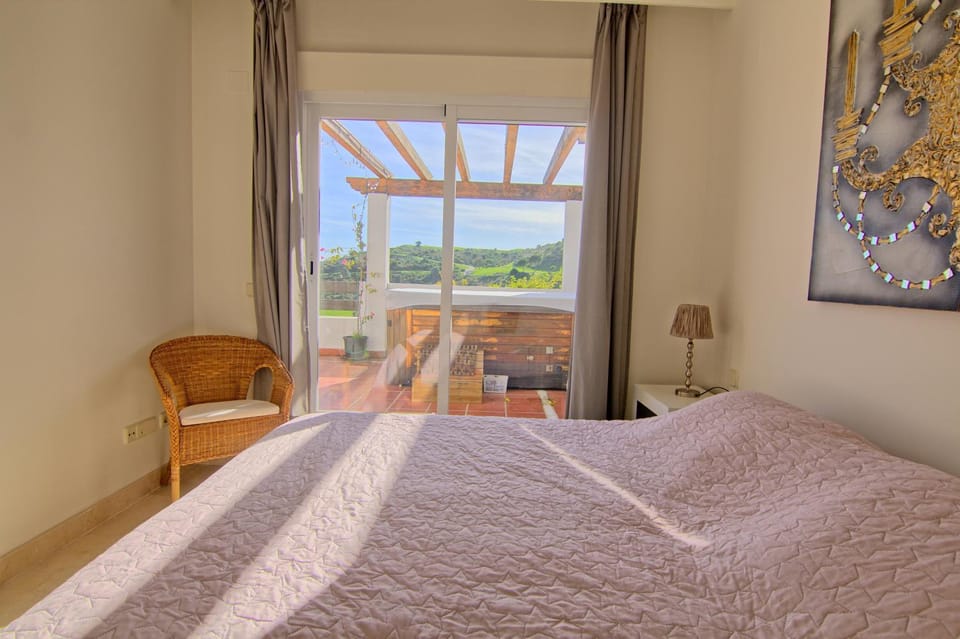 Bed, Balcony/Terrace, Photo of the whole room, Bedroom