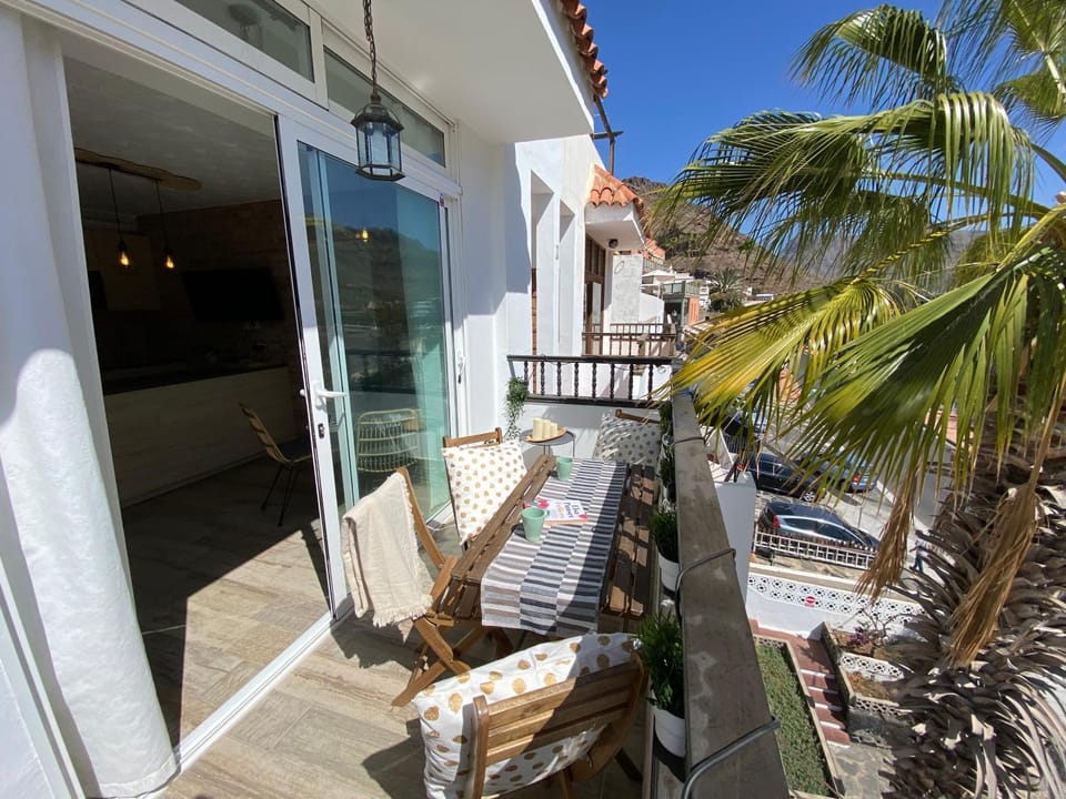 View (from property/room), Balcony/Terrace, Living room