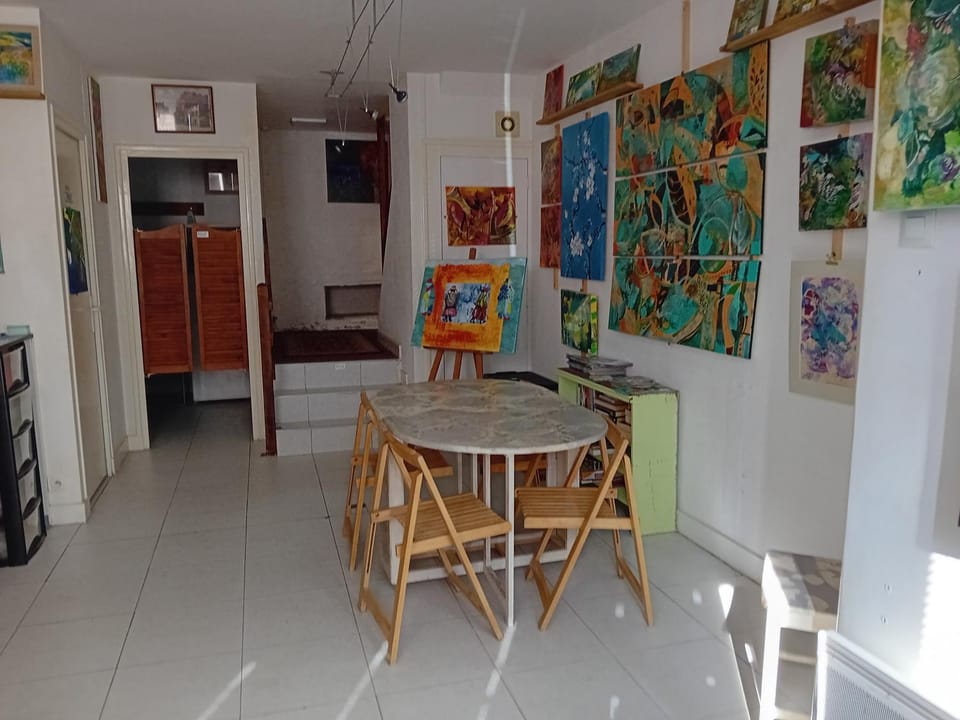 Communal lounge/ TV room