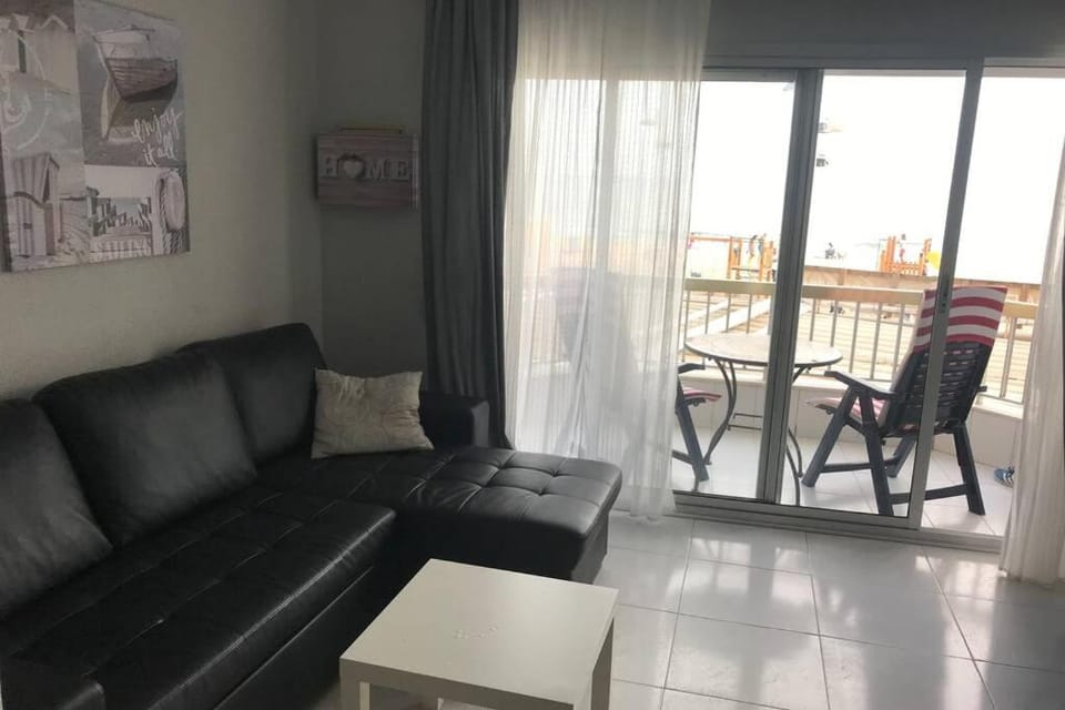 The pleasure of living in front of the sea Apartment in Calafell