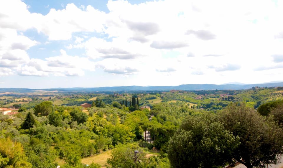 Property building, Facade/entrance, Bird's eye view, View (from property/room), City view, Garden view, Landmark view, Mountain view, Street view