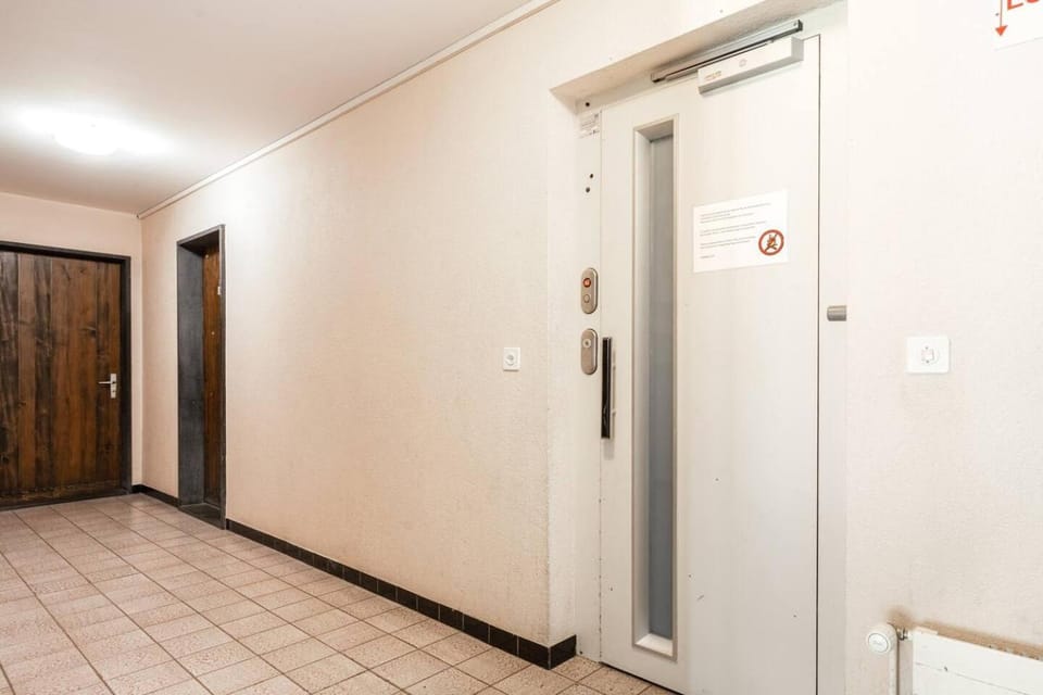 elevator, acessibility