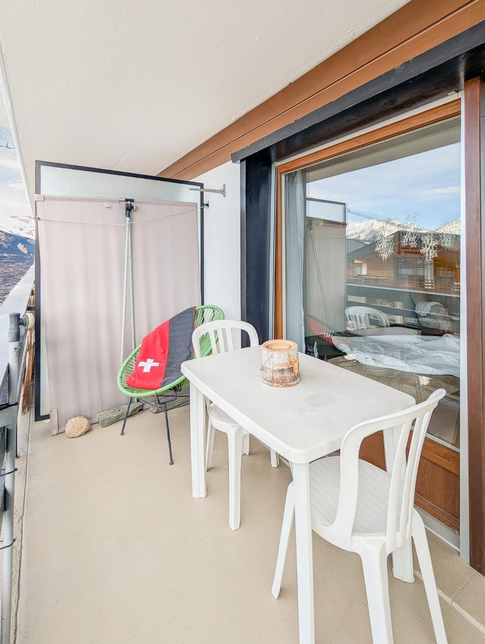View (from property/room), Balcony/Terrace, Dining area