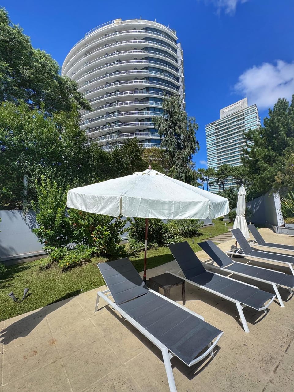 Day, Garden, Garden view, Pool view, Swimming pool, sunbed