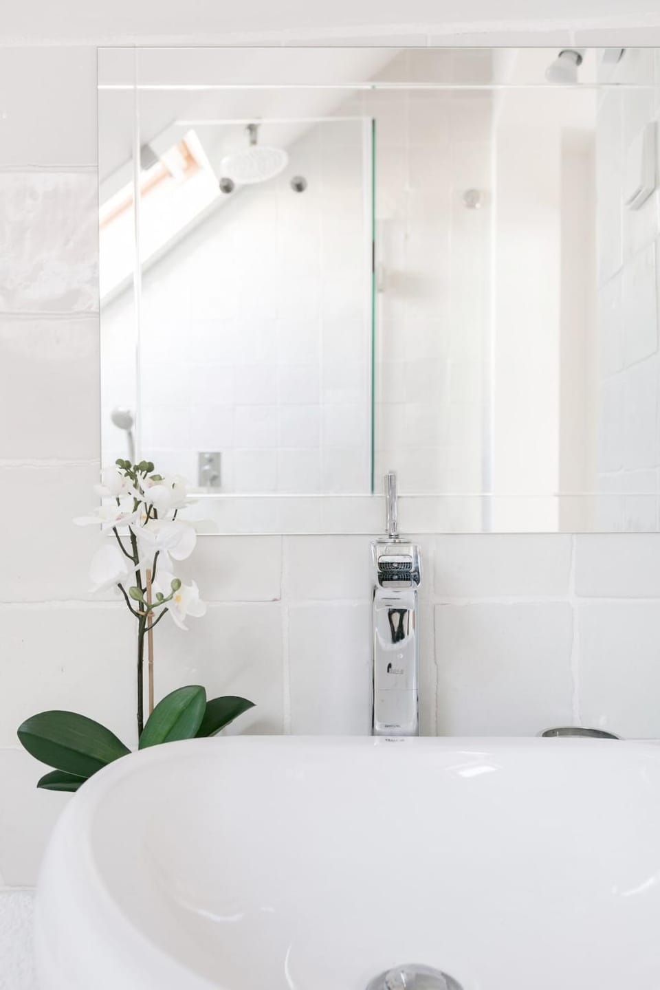 Breathtaking River-City View Two Private Terraces 3 Bedrooms and 3 Bathrooms 17th Century Building Central Bica Chiado District Apartment in Lisbon