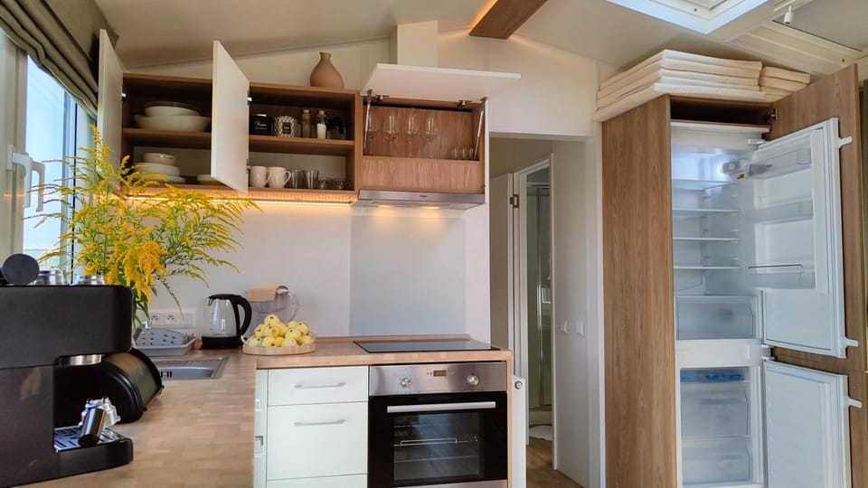 locker, stove, kitchen
