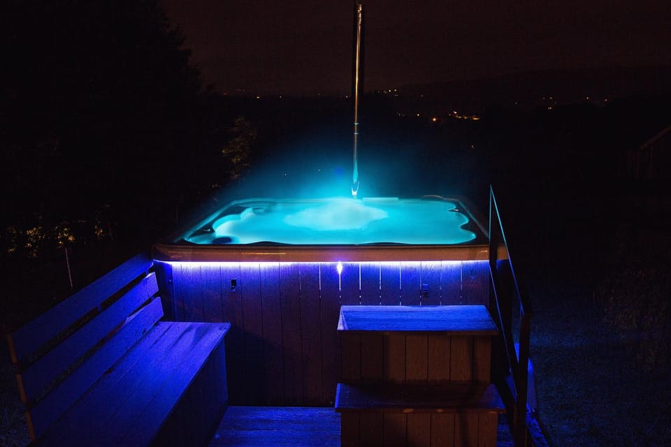 Garden, Hot Tub