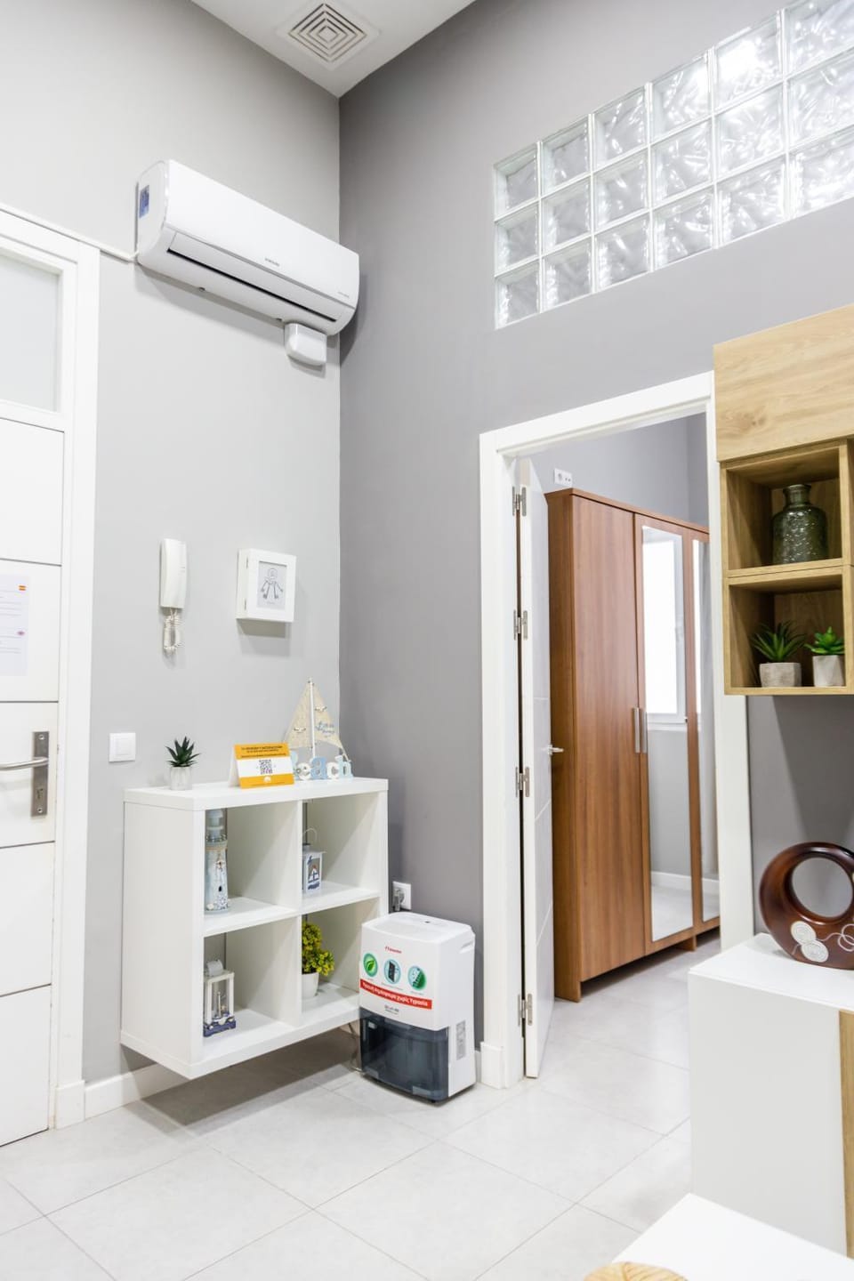 wardrobe, air conditioner