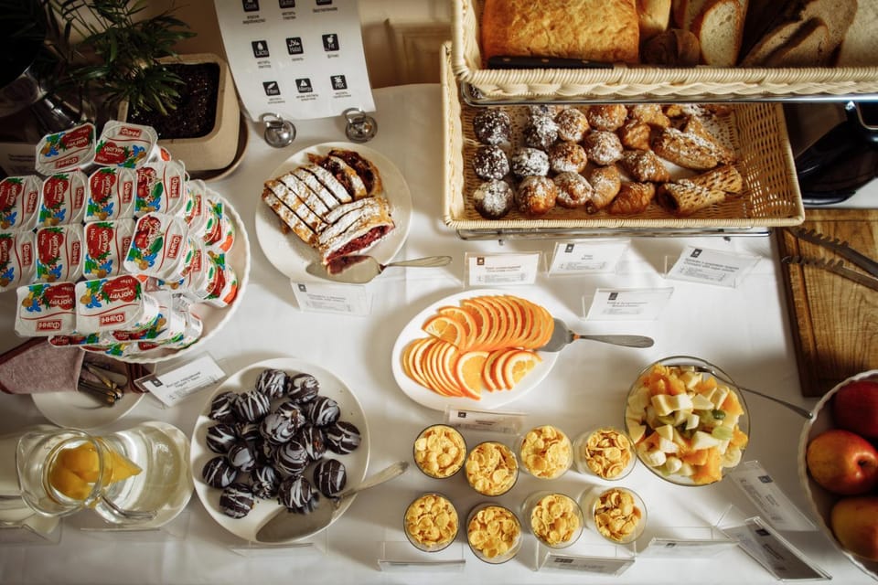 Breakfast, Buffet breakfast