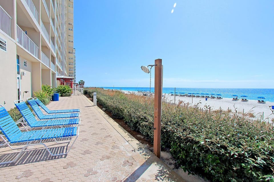 Majestic Beach Towers 1-1803 House in Long Beach