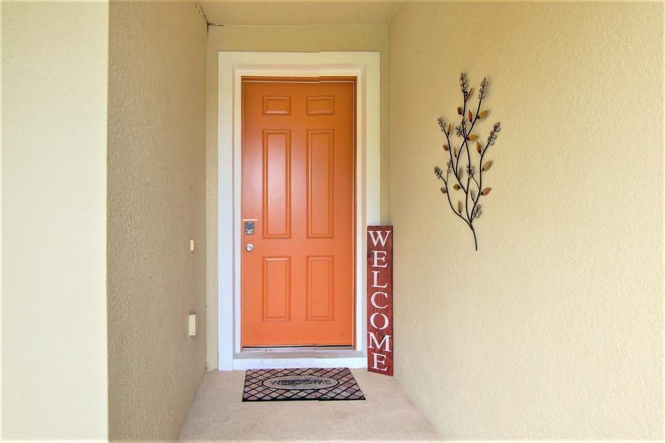 4 Bedroom SunHaven Townhouse with Pool Near Disney Villa in Osceola County
