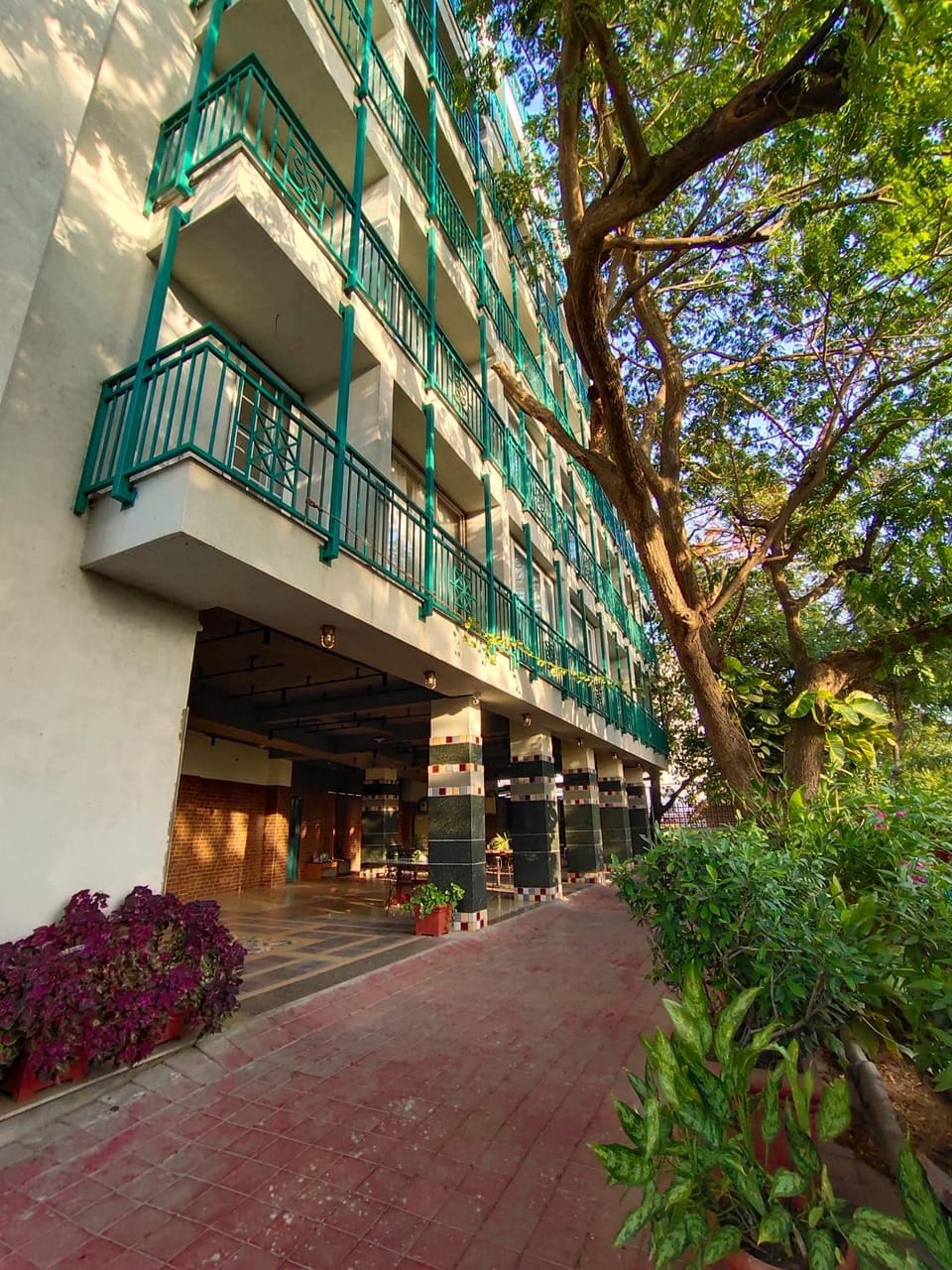 Facade/entrance