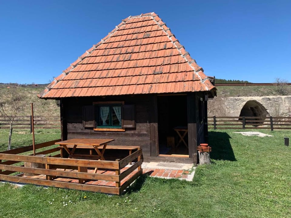 Etno brvnara TAMARA House in Zlatibor District, Serbia