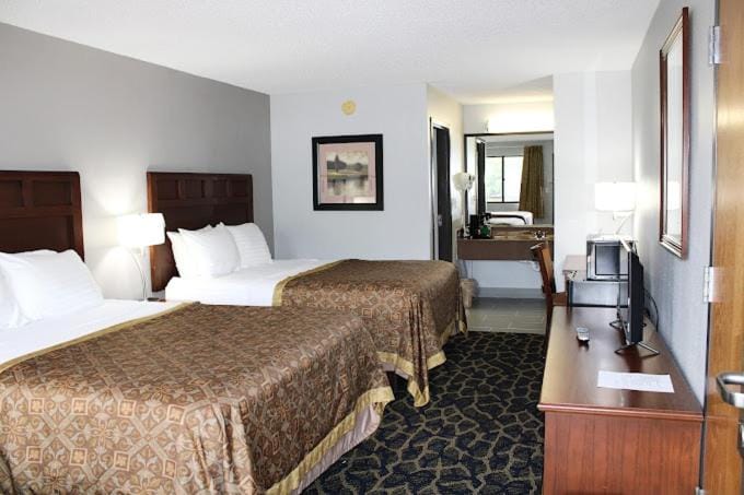 Greenlight Inn & Suites St James Hotel in Ozark Mountains