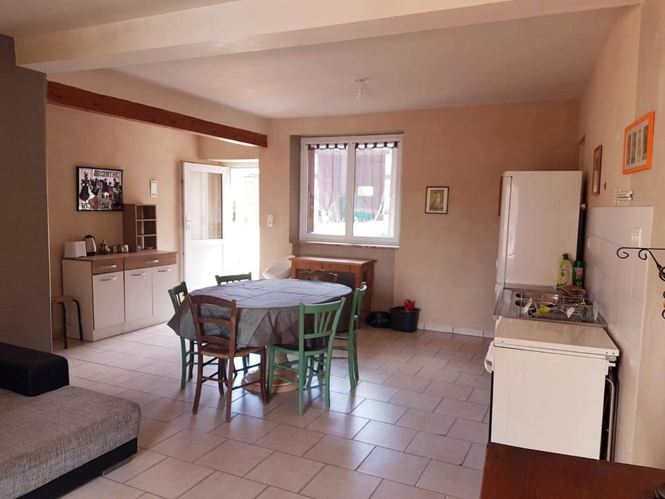 Gîte cosy 4 à 9 personnes House in Bourgogne-Franche-Comté