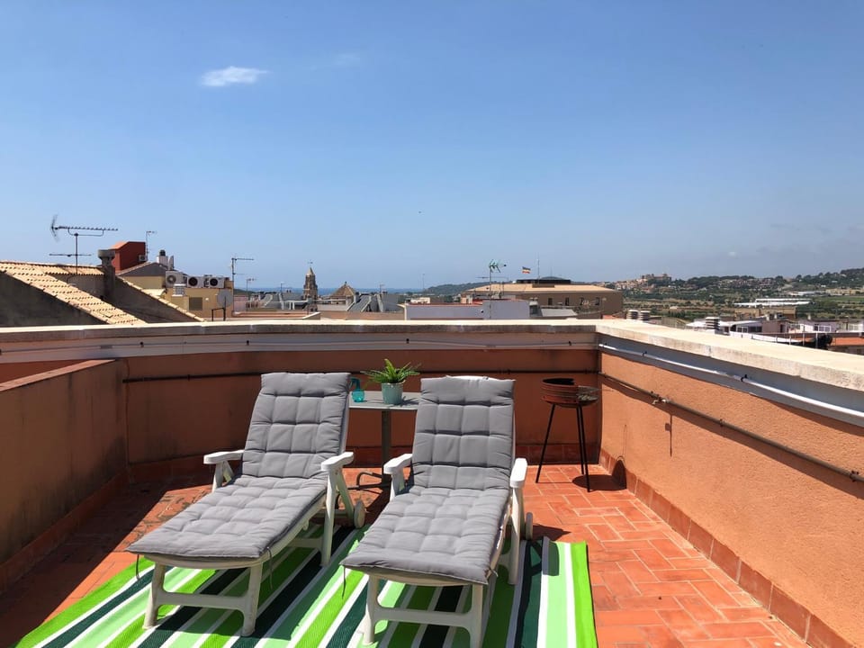 BBQ facilities, Solarium, Balcony/Terrace, Sea view, Area and facilities