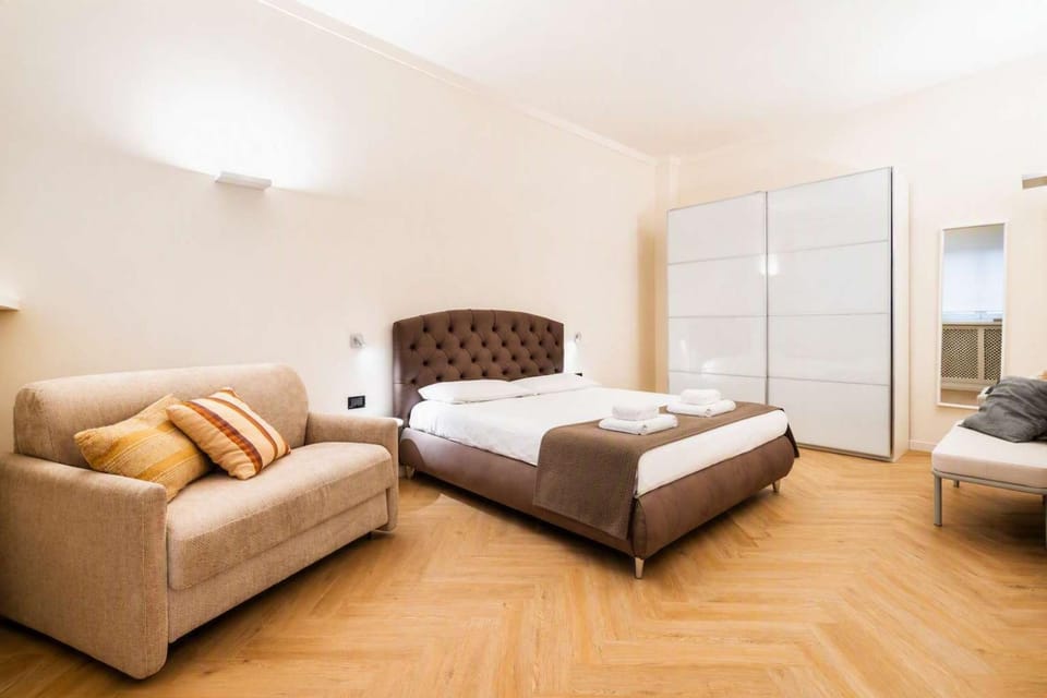 DomusNova Finestra - Attico centro Storico Torino Apartment in Turin