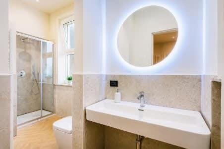 DomusNova Finestra - Attico centro Storico Torino Apartment in Turin