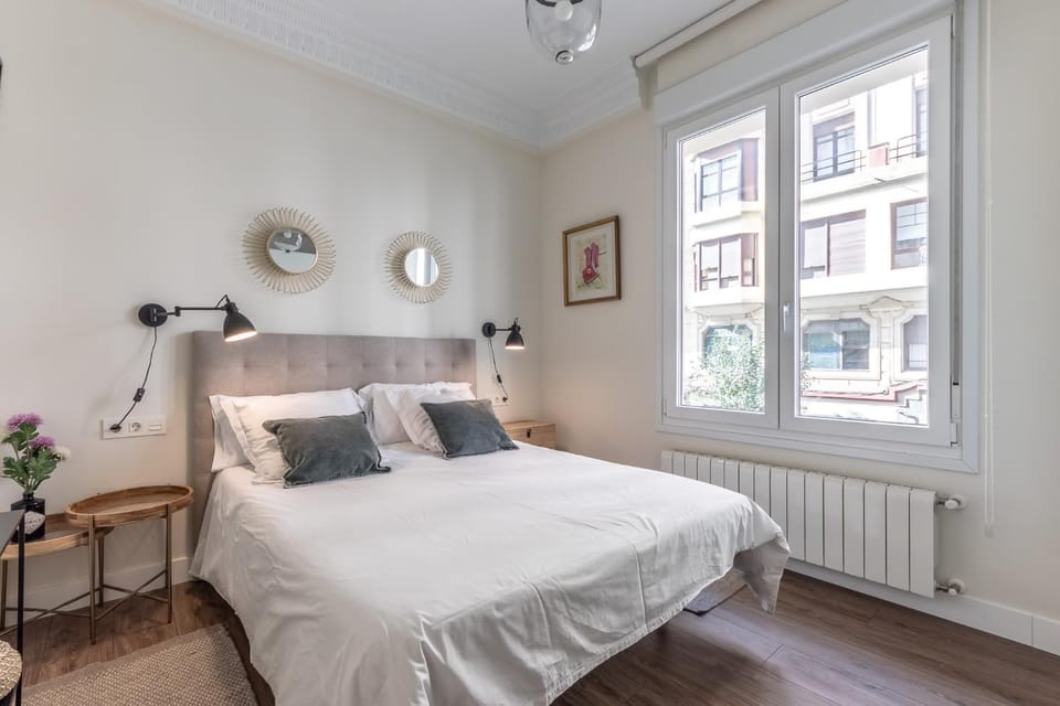 Prime Location Bilbao | 4BR, 2BA & Parking Apartment in Bilbao