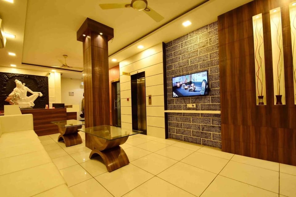 Communal lounge/ TV room, Area and facilities