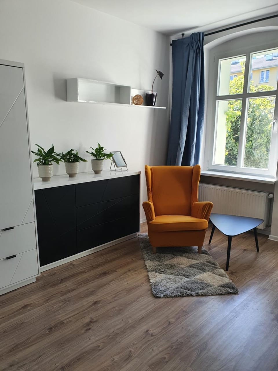 Photo of the whole room, Bedroom, Garden view, furniture, internet