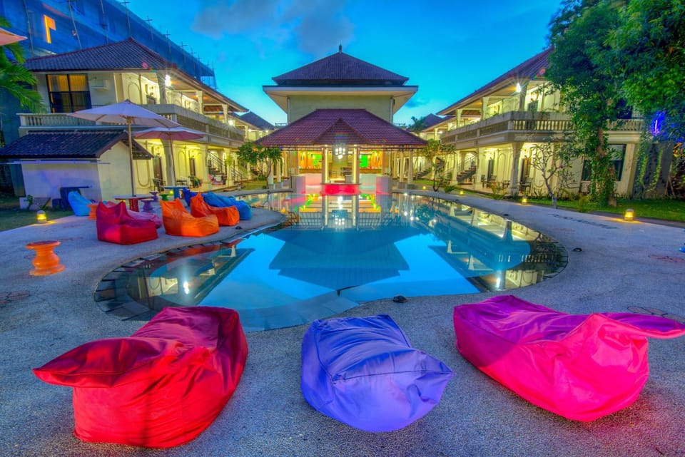 Swimming pool, Swimming pool