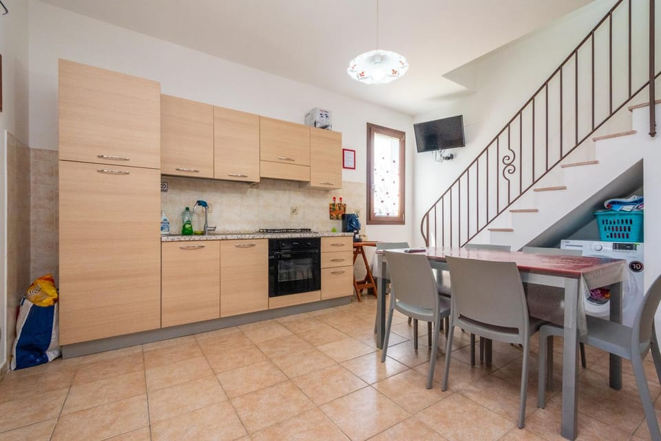 Kitchen or kitchenette, Living room, Dining area, pet friendly