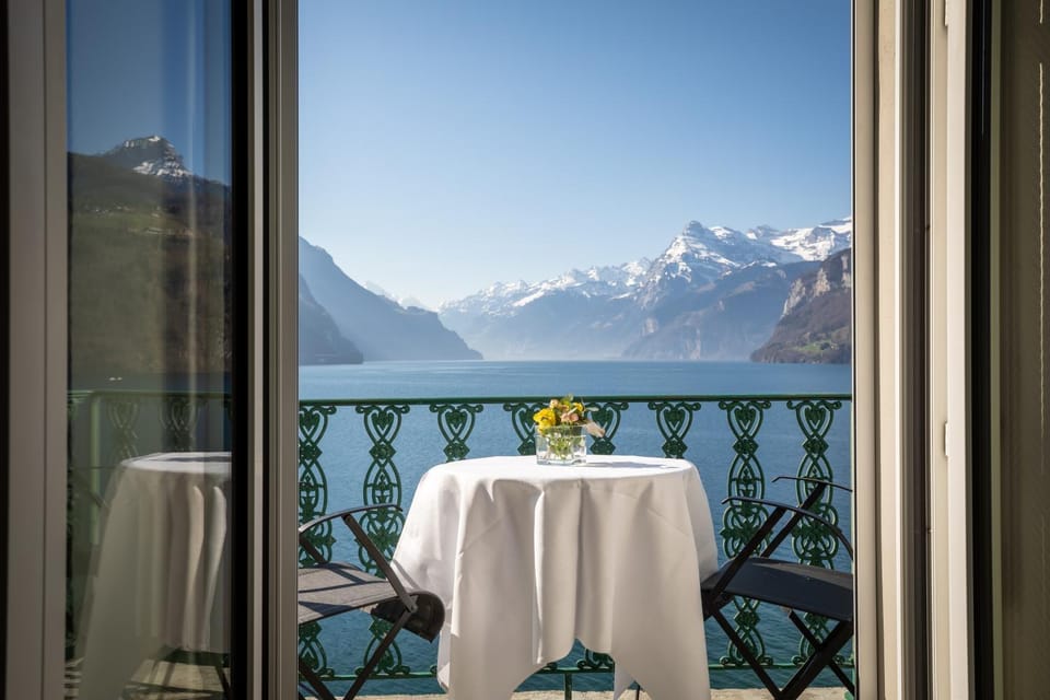 Day, Natural landscape, View (from property/room), Balcony/Terrace, Lake view, Mountain view