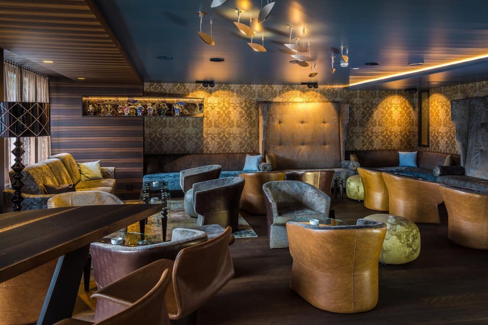 Lounge or bar
