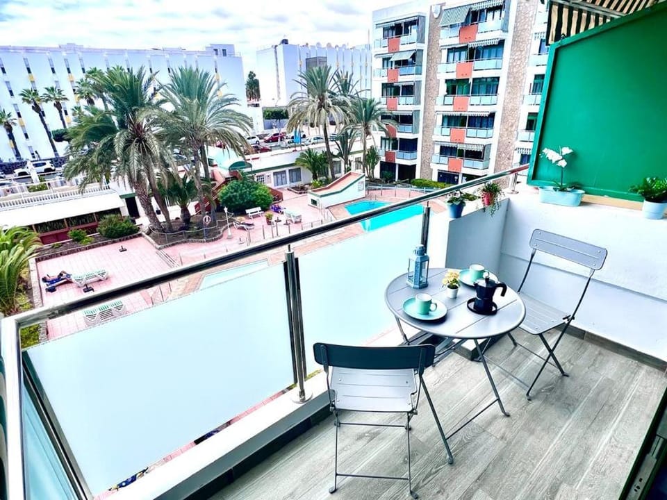 FM Beach Home - Apartment with swimming pool near Maspalomas Dunes & Beach Apartment in Maspalomas