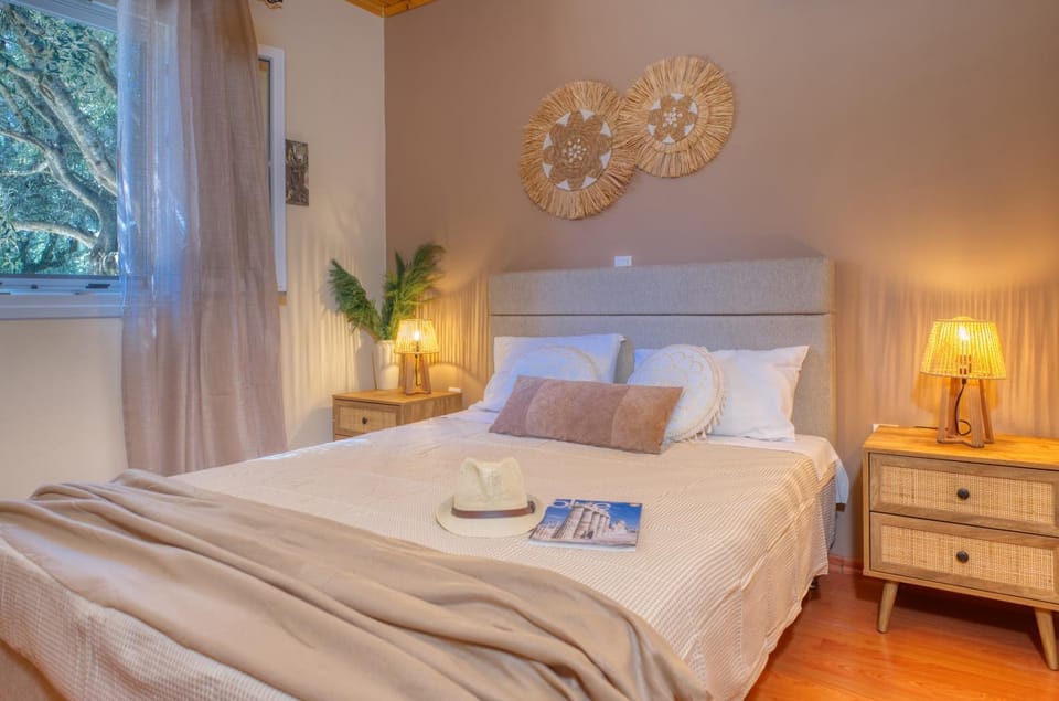 Bed, Decorative detail, Bedroom