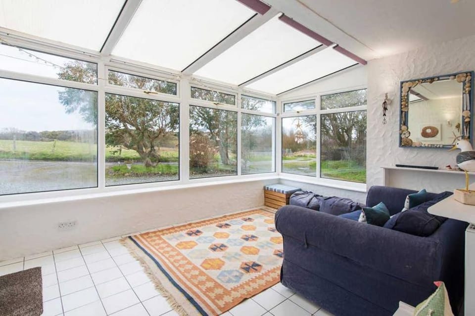 SECLUDED COTTAGE-4 BED-Sleeps 8- TREARDDUR BAY House in Trearddur Bay