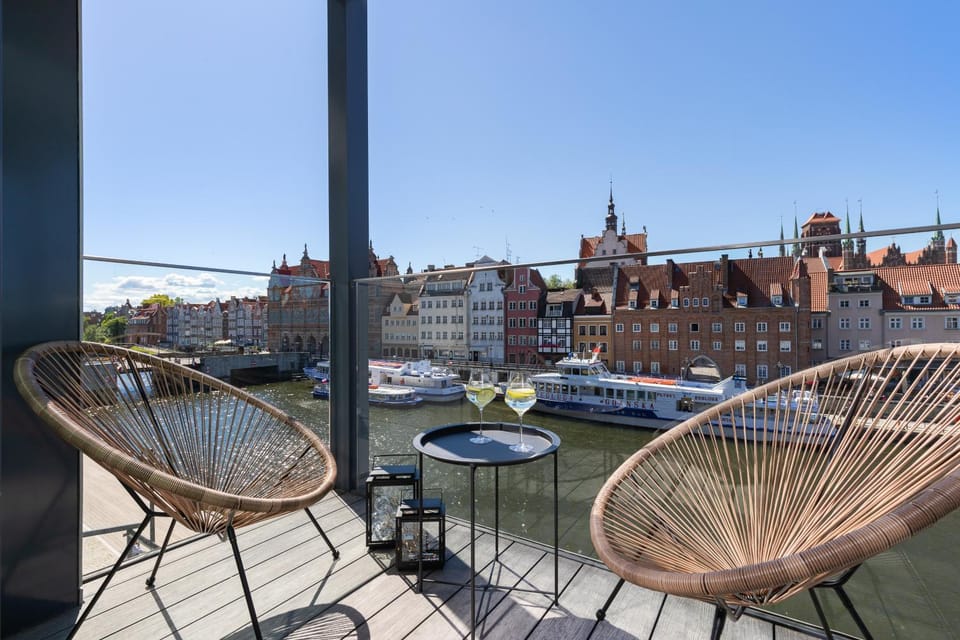 View (from property/room), Balcony/Terrace, River view
